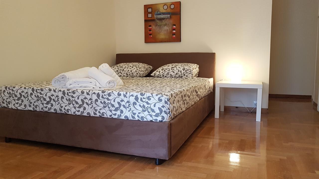 Menta Errathens Apartment - Athens Center, 5 Bd, 2 Bath Eksteriør bilde
